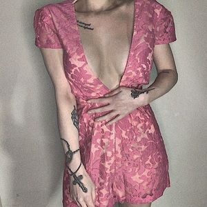 Short Sleeve Pink V-Neck Lace Romper